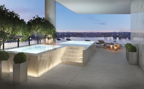 Hot tub - Turnberry Ocean Club